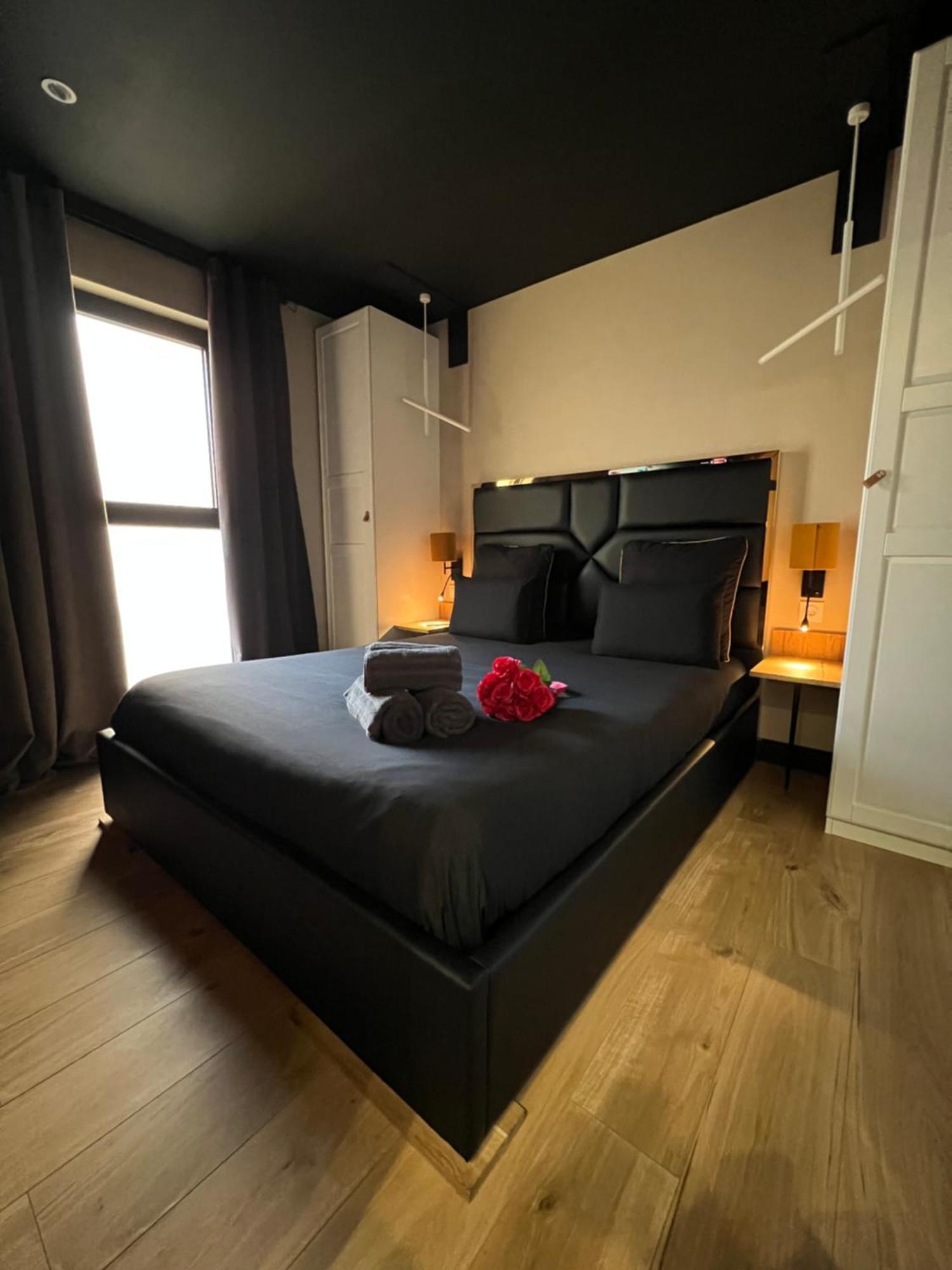 Les Suites De Stanislas Jacuzzi & Spa Nancy Bagian luar foto